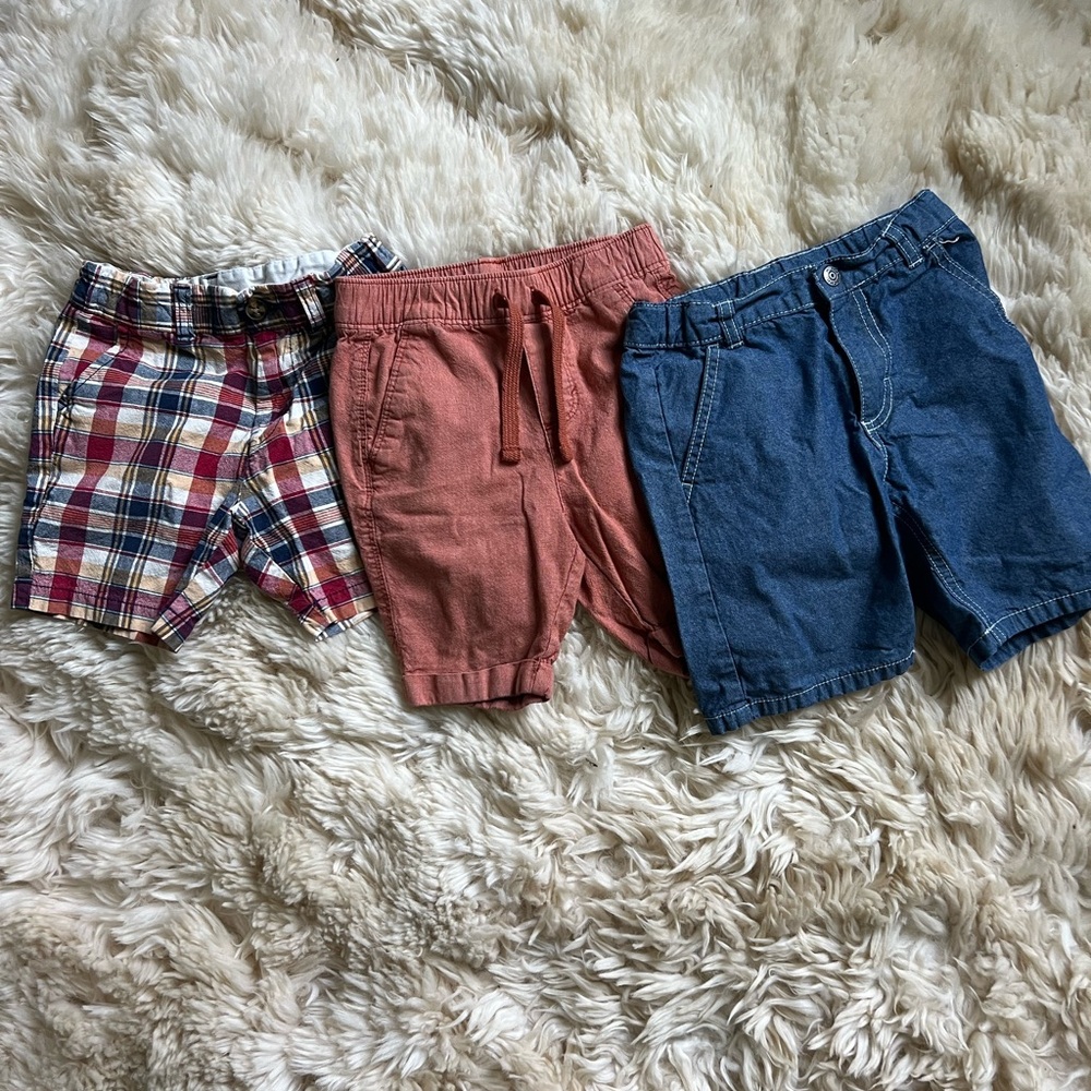 Tommy Hilfiger and More- Set of 3 Kids Shots. 4T & 5. Casual Shorts